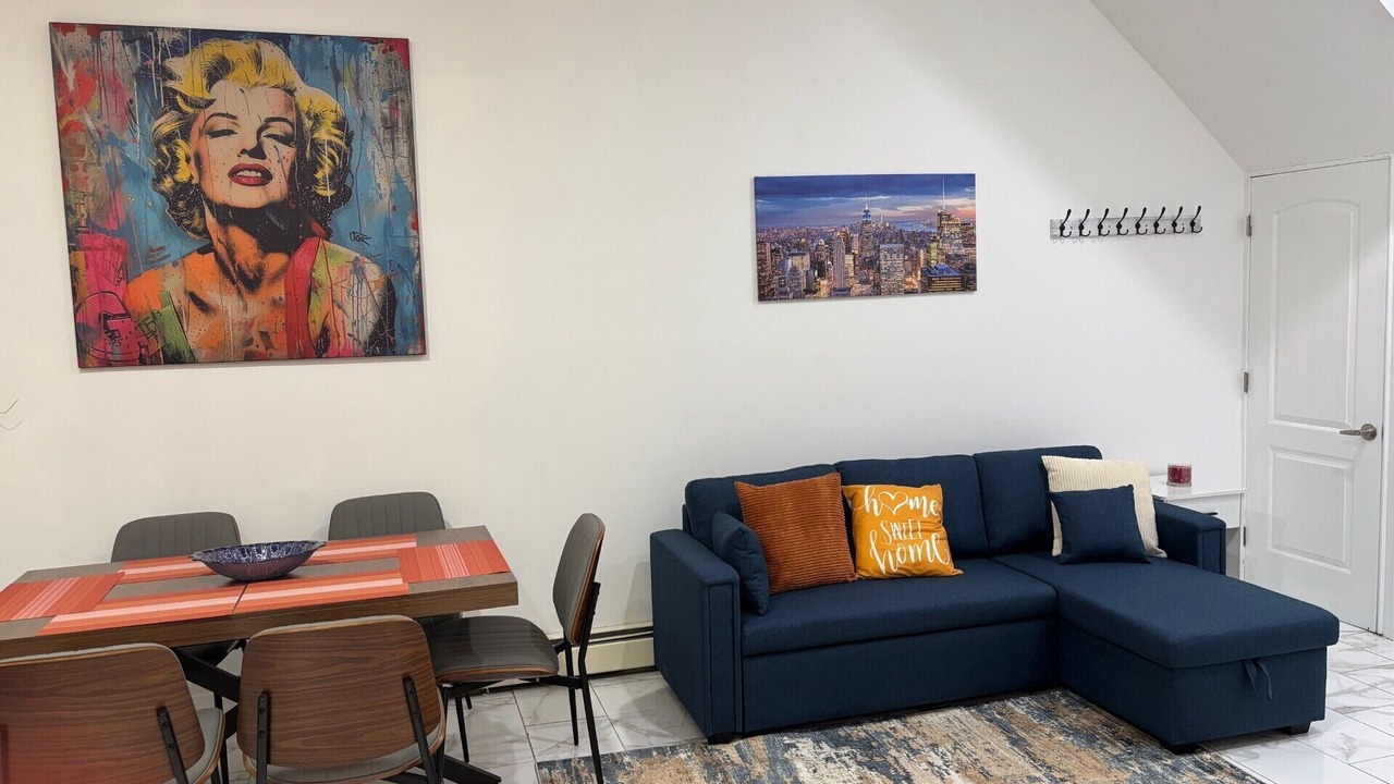 Photo of Livingroom in Guttenberg