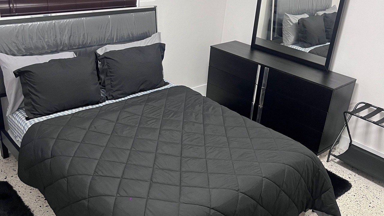 Photo of Bedroom in Allapattah