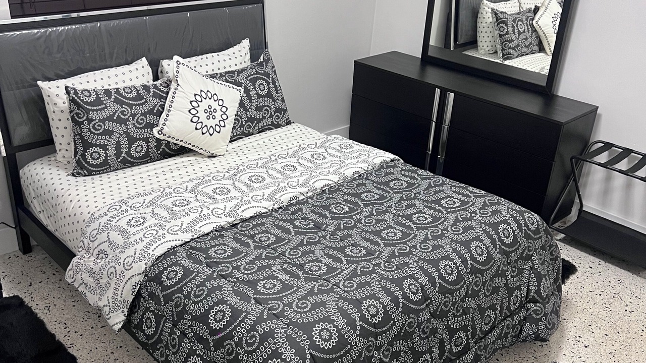 Photo of Bedroom in Allapattah
