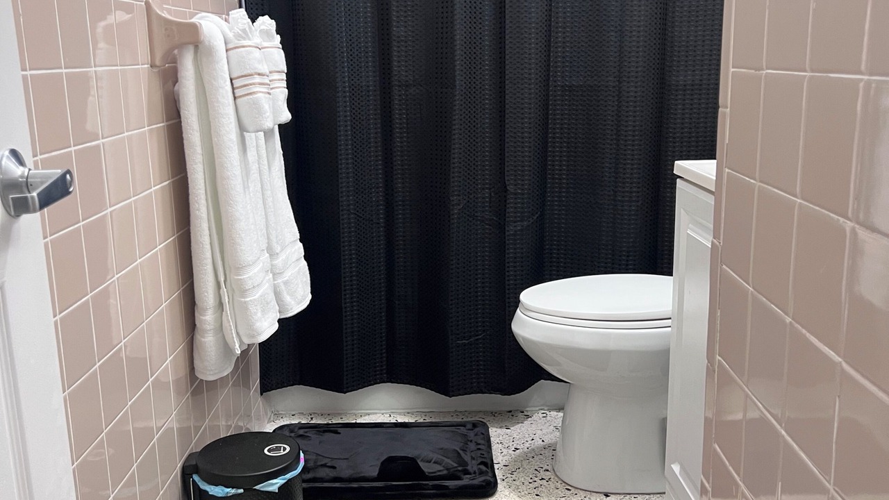Photo of Bathroom in Allapattah