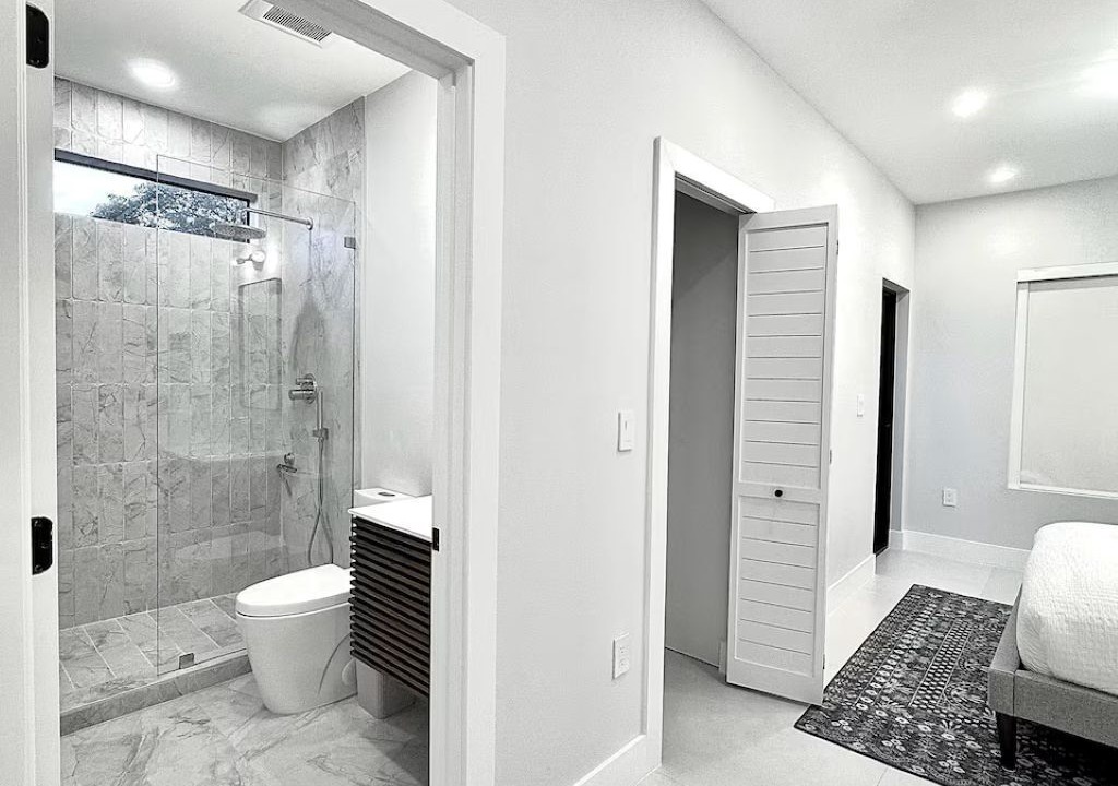 Photo of Bathroom in Allapattah