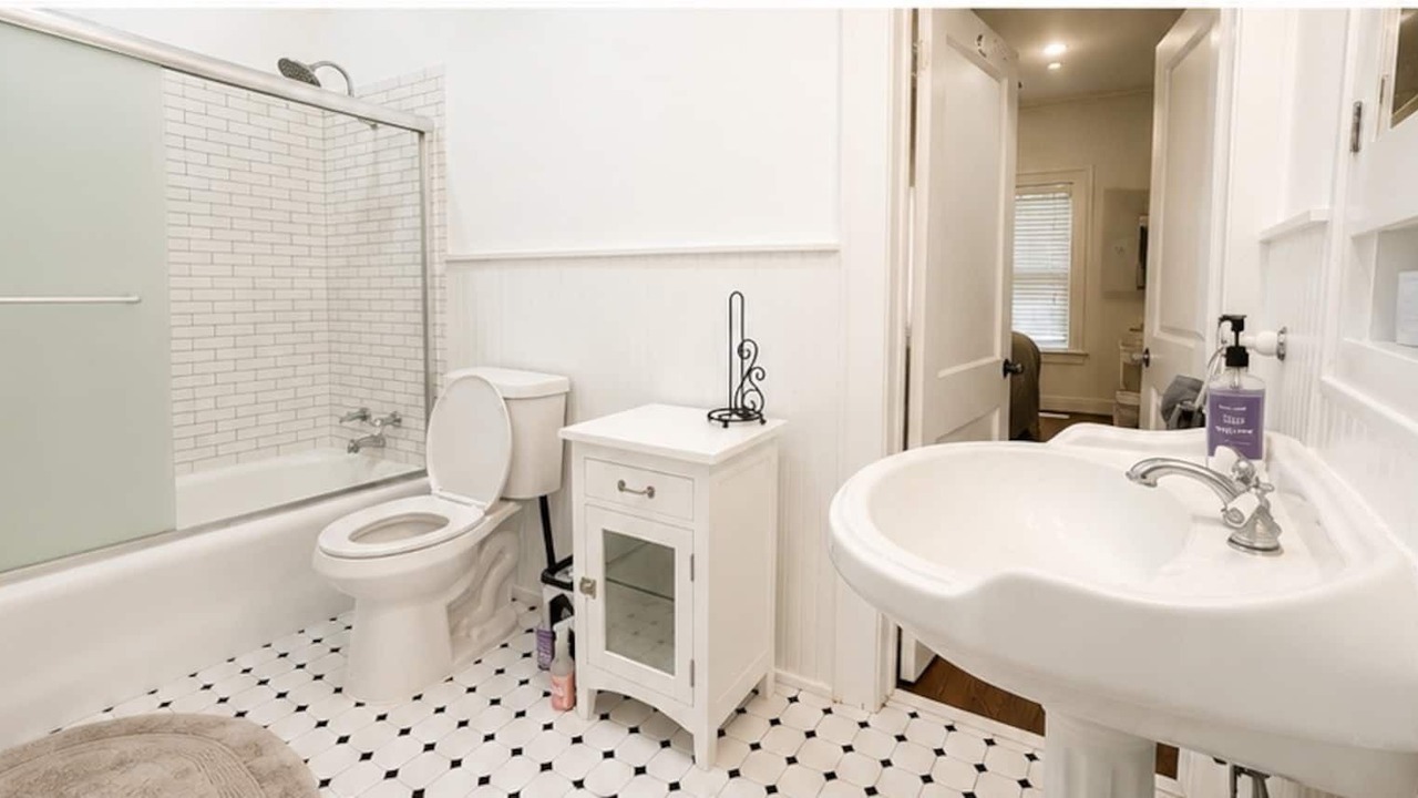 Photo of Bathroom in Riverside Park