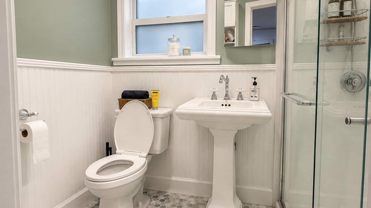 Photo of Bathroom in Riverside Park