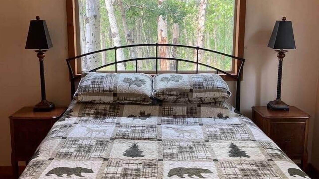 Photo of Bedroom in East Glacier Park