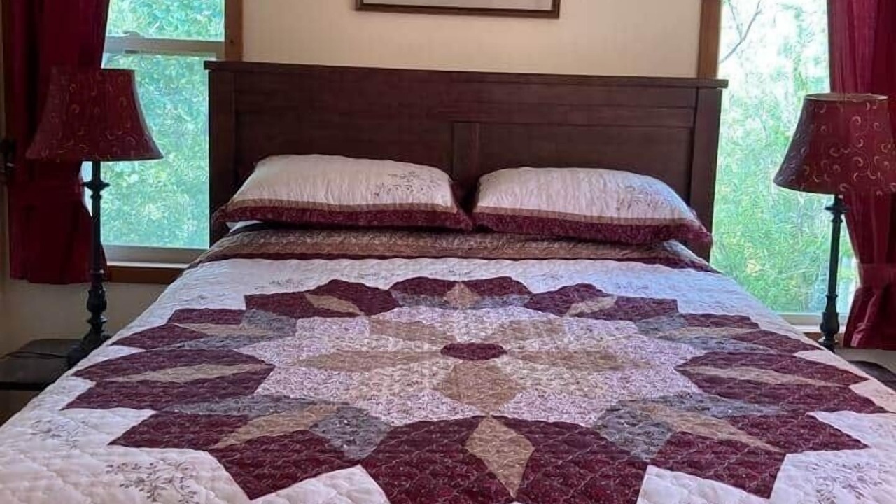 Photo of Bedroom in East Glacier Park