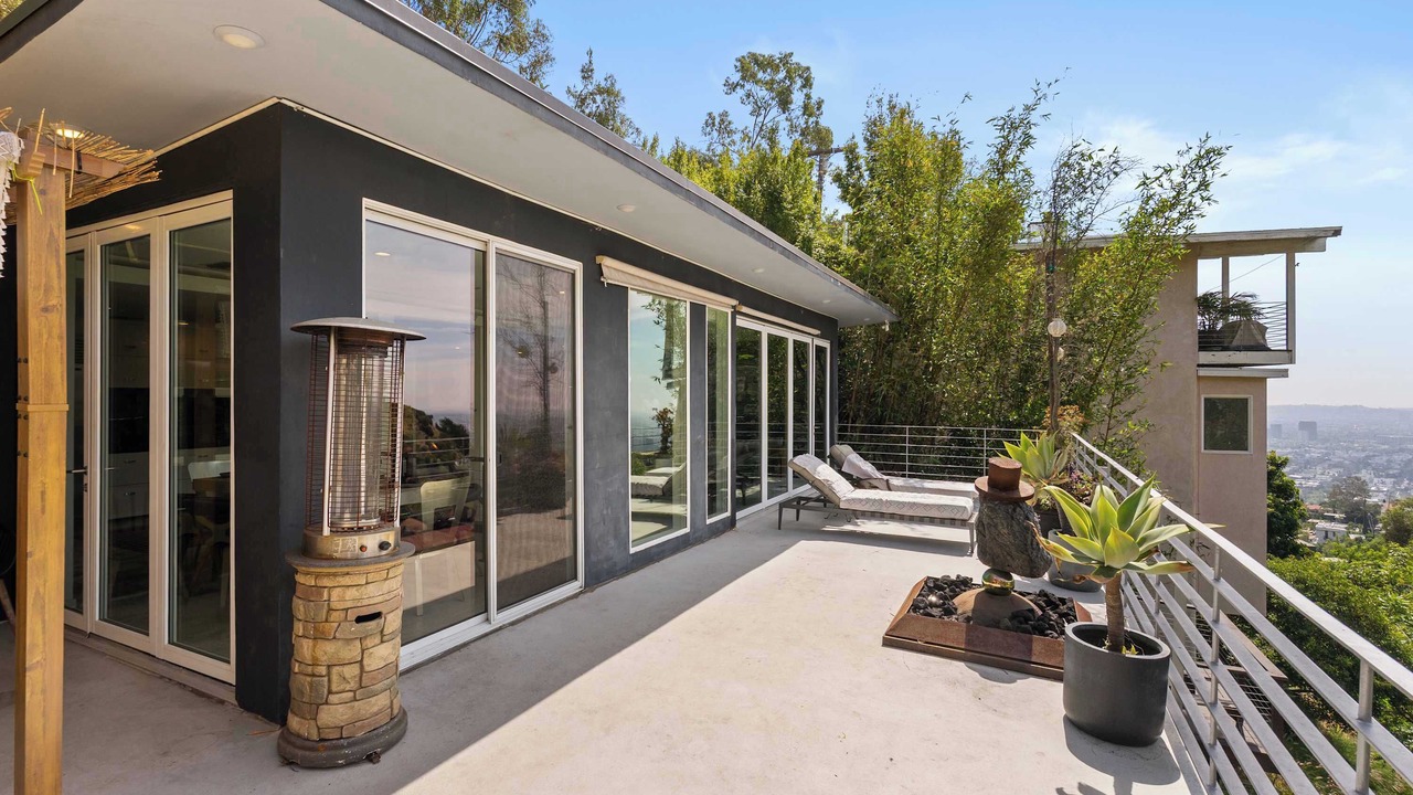 Photo of Others in Hollywood Hills West