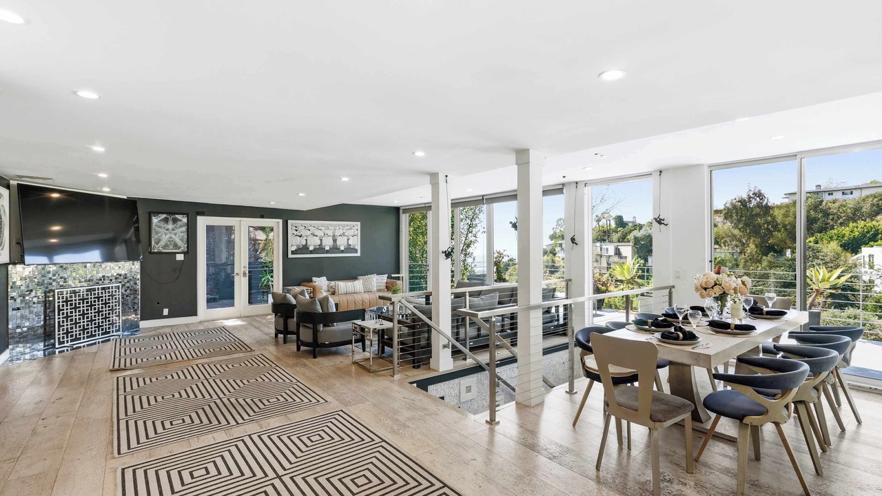 Photo of Others in Hollywood Hills West