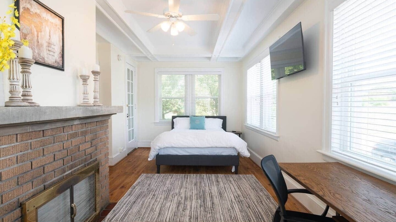 Photo of Livingroom in Foxcroft Square