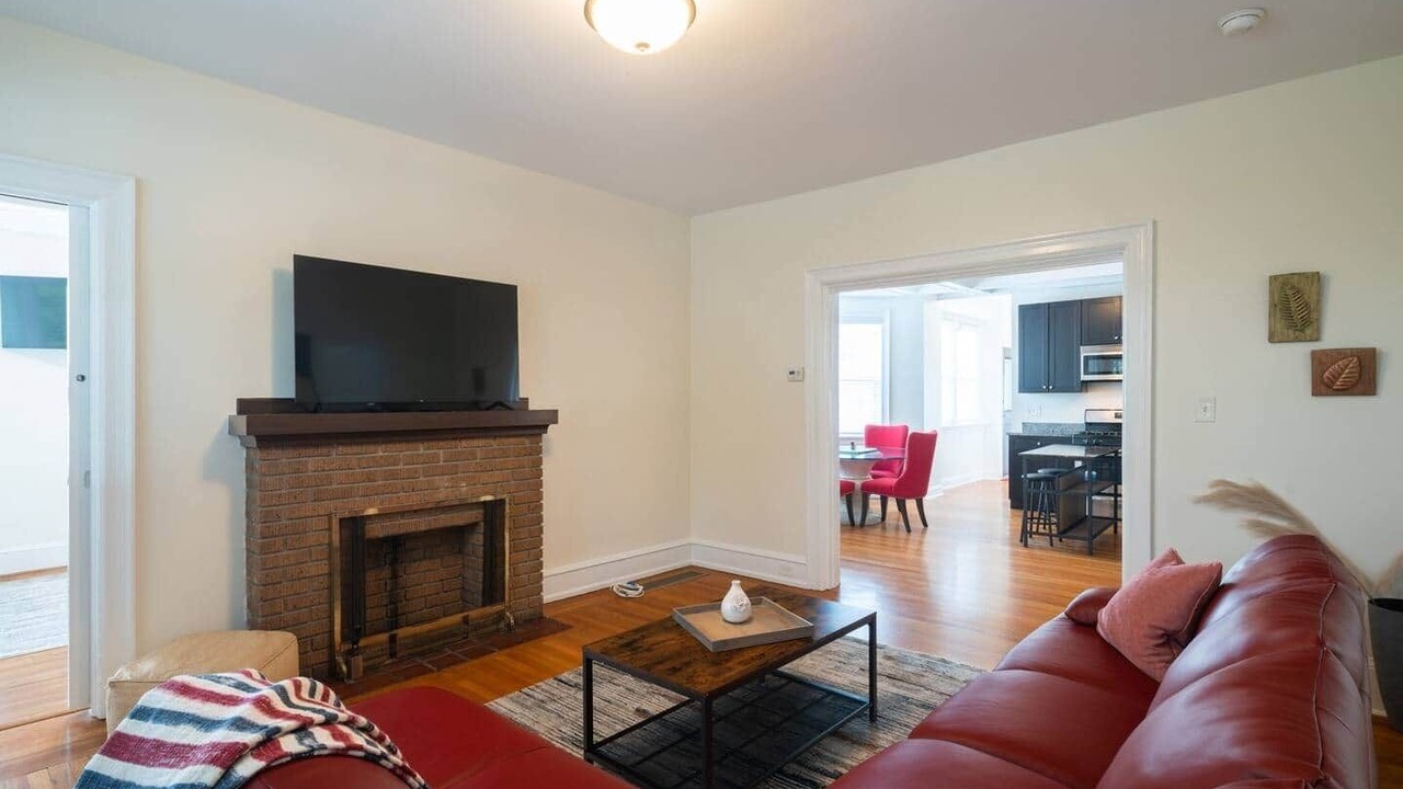 Photo of Livingroom in Foxcroft Square