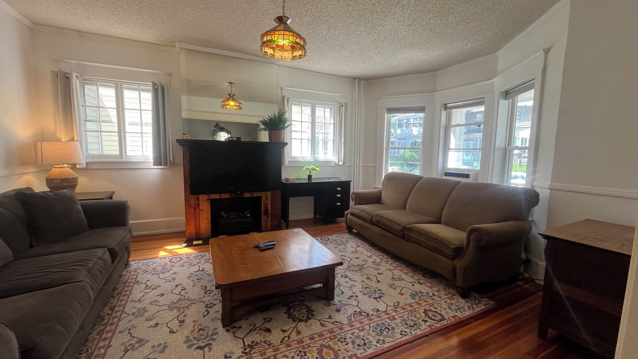Photo of Livingroom in Albany