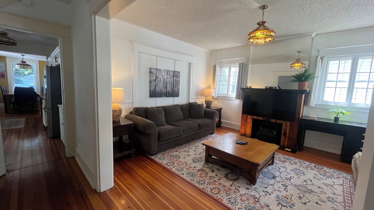 Photo of Livingroom in Albany