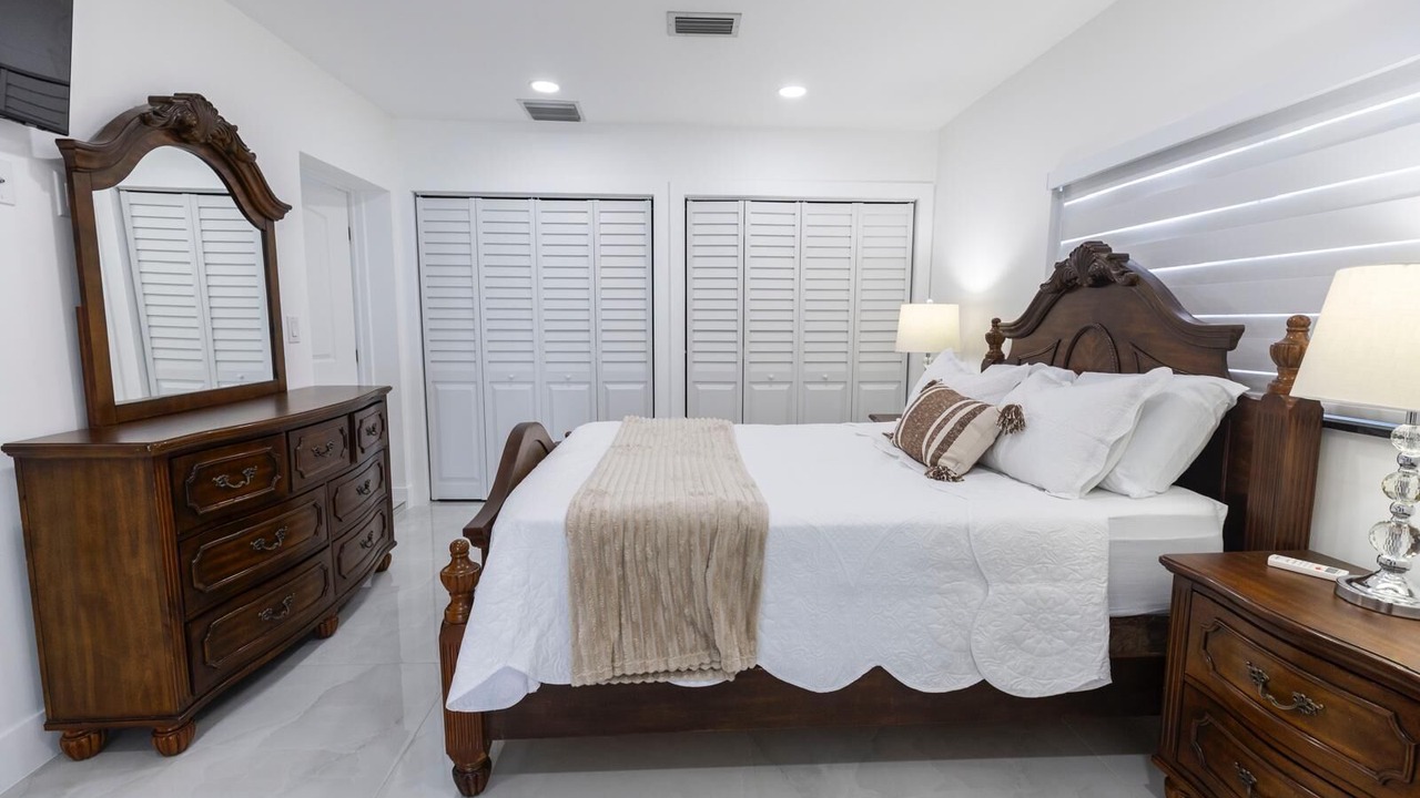 Photo of Bedroom in Hialeah