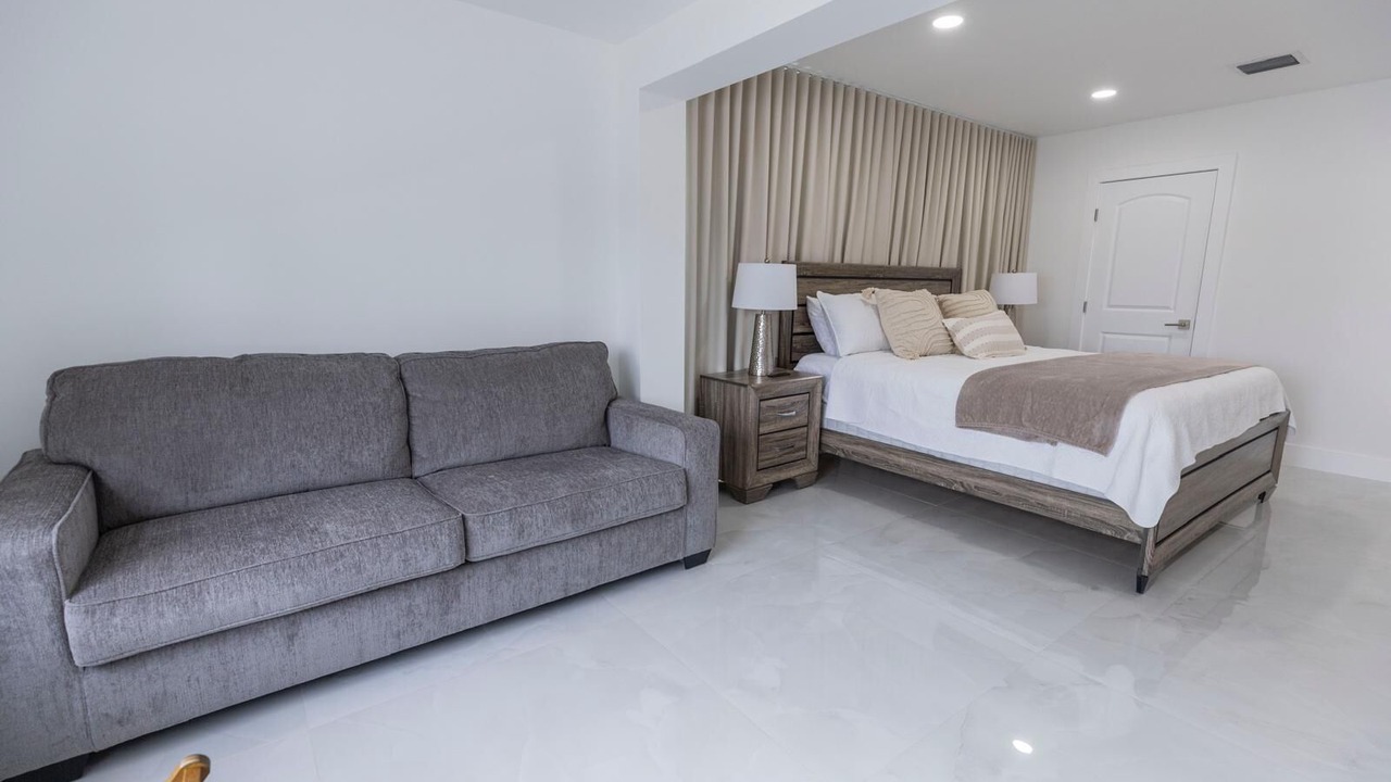Photo of Bedroom in Hialeah