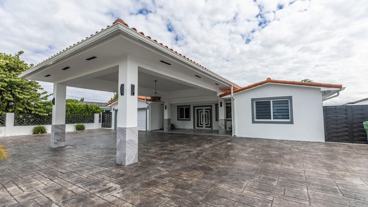 Photo of Outdoor in Hialeah