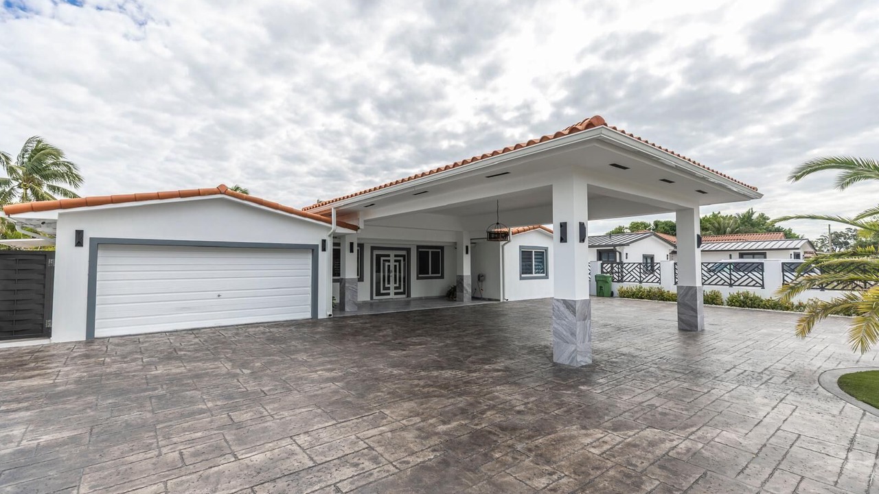 Photo of Outdoor in Hialeah