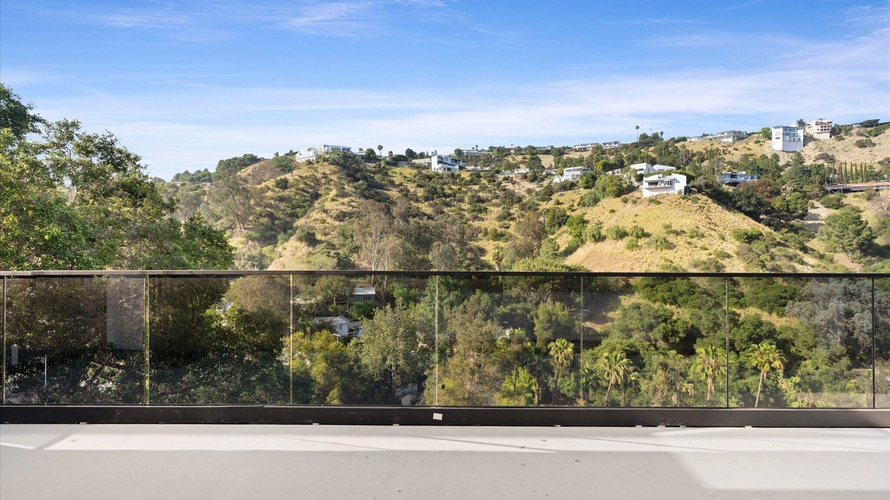 Photo of Outdoor in Hollywood Hills West