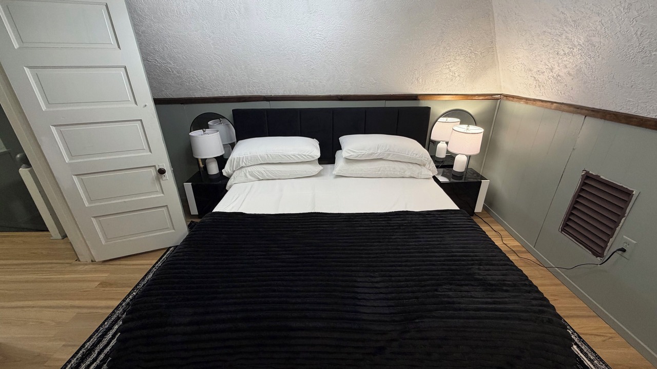 Photo of Bedroom in Coraopolis