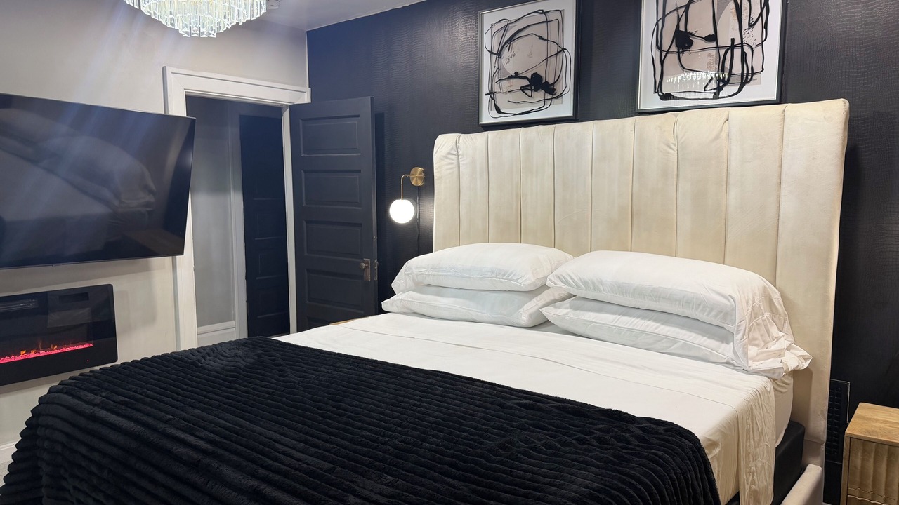 Photo of Bedroom in Coraopolis