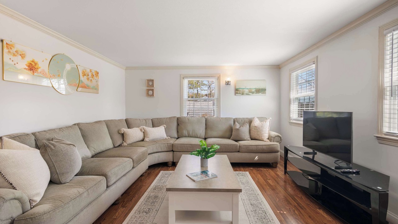 Photo of Livingroom in South Yarmouth