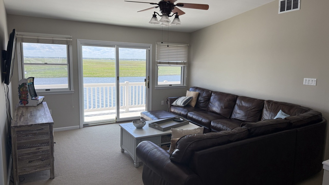 Photo of Livingroom in Beach Haven West