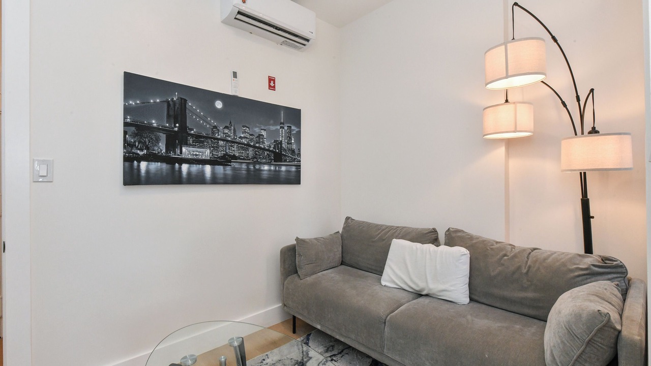 Photo of Livingroom in Manhattan Valley