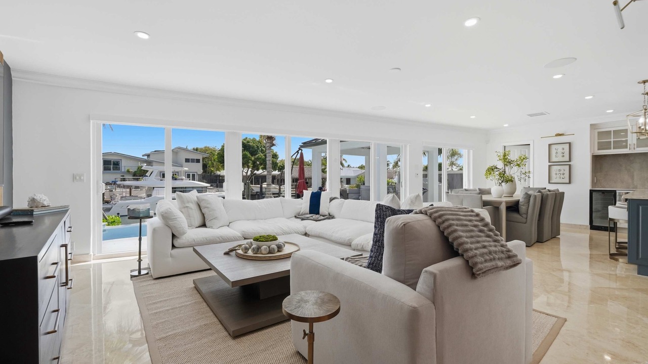 Photo of Livingroom in Bermuda Riviera