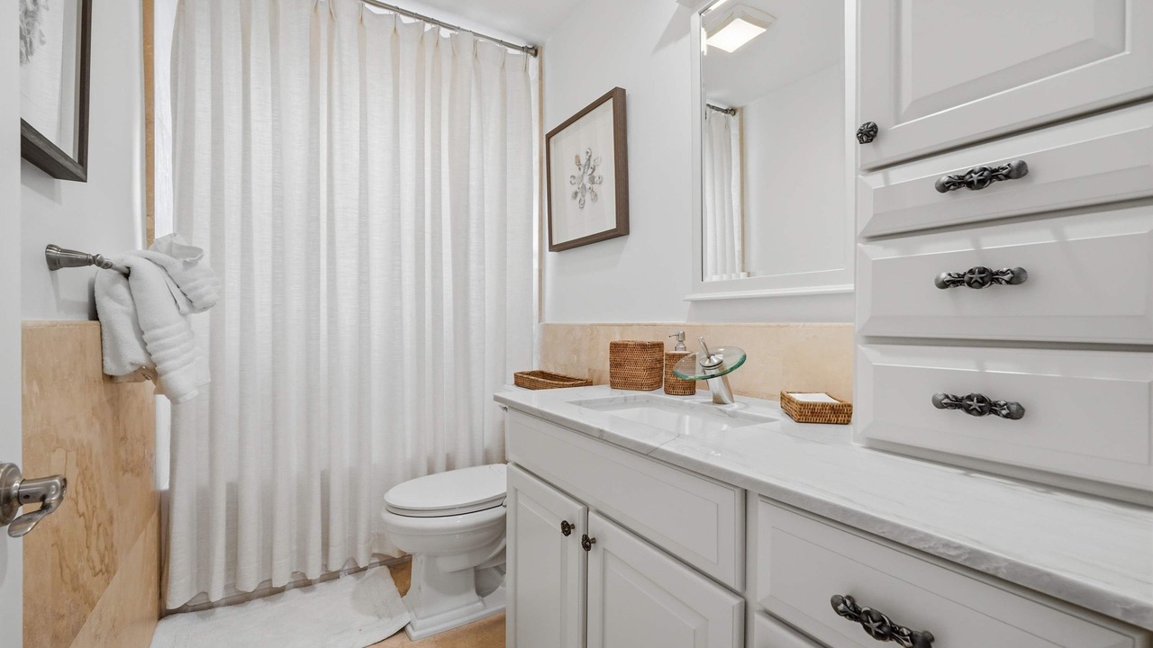 Photo of Bathroom in Bermuda Riviera