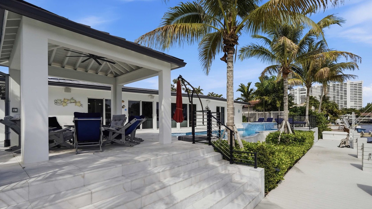 Photo of Patio Balcony in Bermuda Riviera