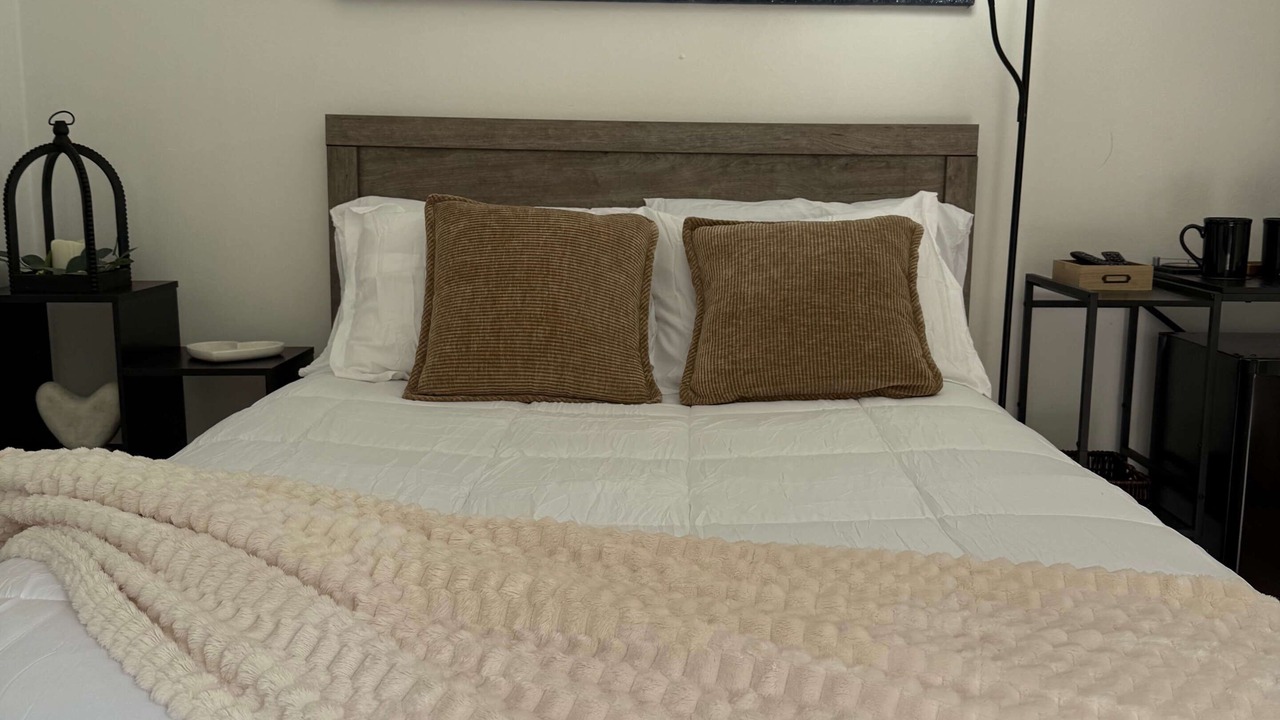 Photo of Bedroom in Lauderdale Lakes