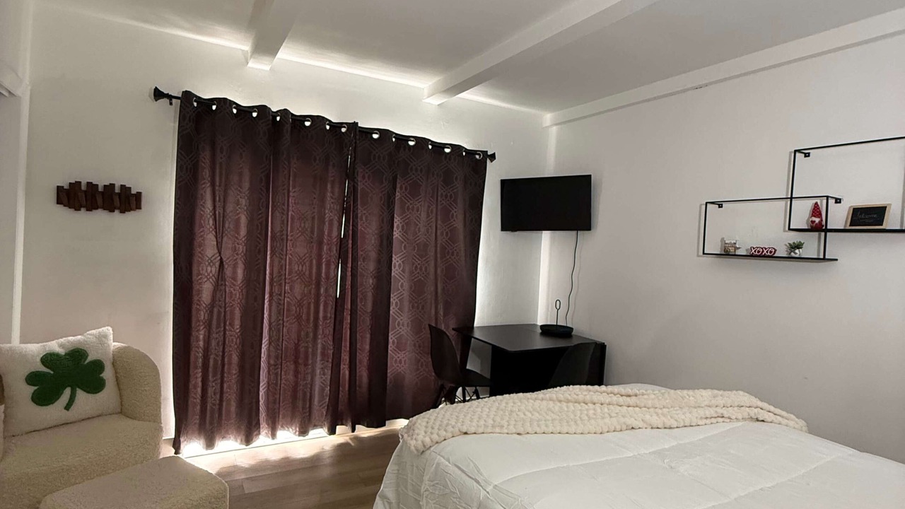 Photo of Bedroom in Lauderdale Lakes