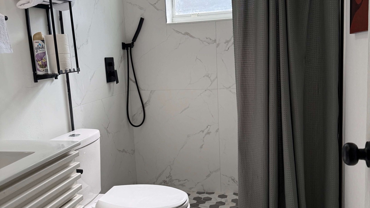 Photo of Bathroom in Lauderdale Lakes