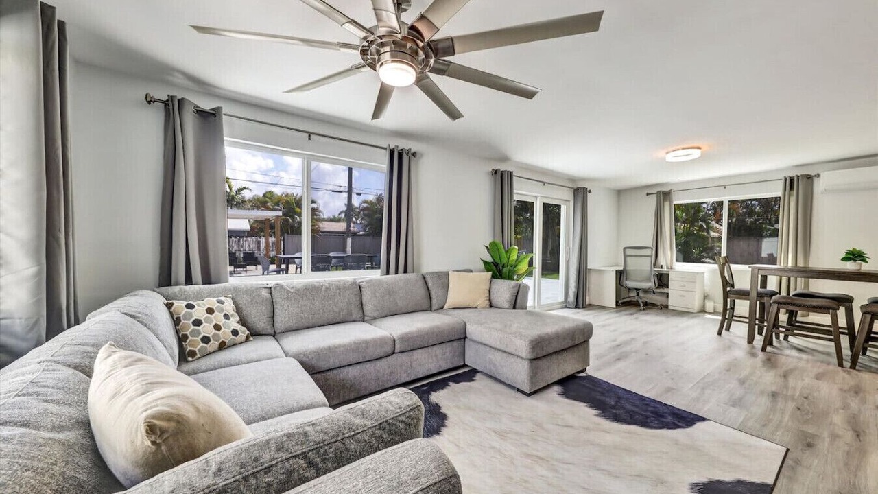 Photo of Livingroom in Poinsettia Heights