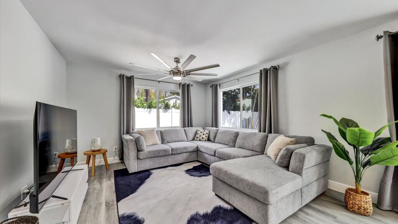Photo of Livingroom in Poinsettia Heights