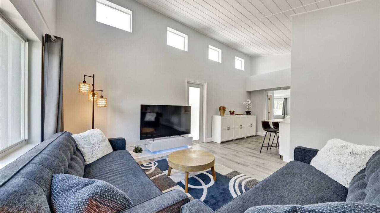 Photo of Livingroom in Poinsettia Heights