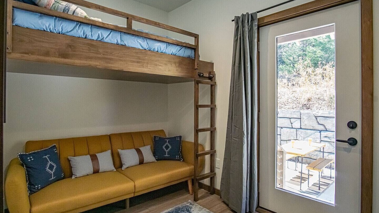 Photo of Livingroom in Snowshoe