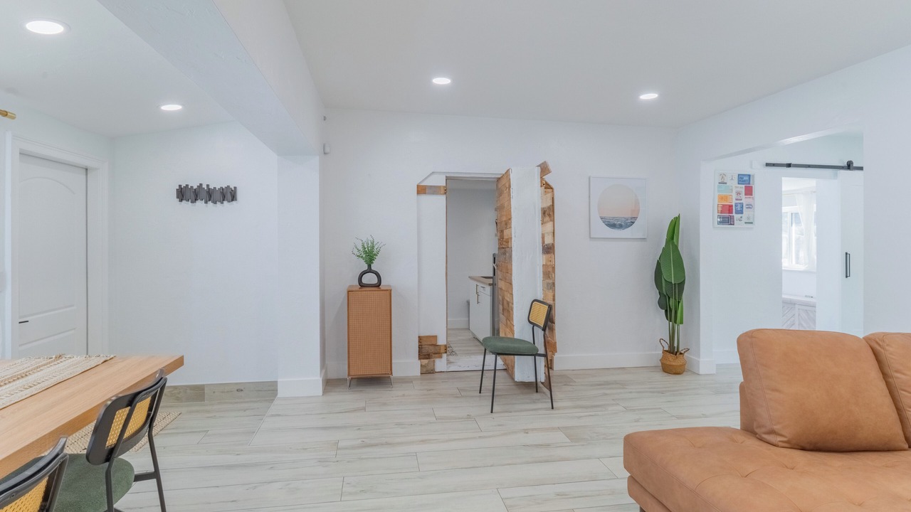 Photo of Others in Poinsettia Heights