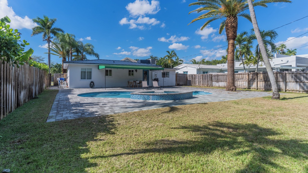 Photo of Outdoor in Poinsettia Heights