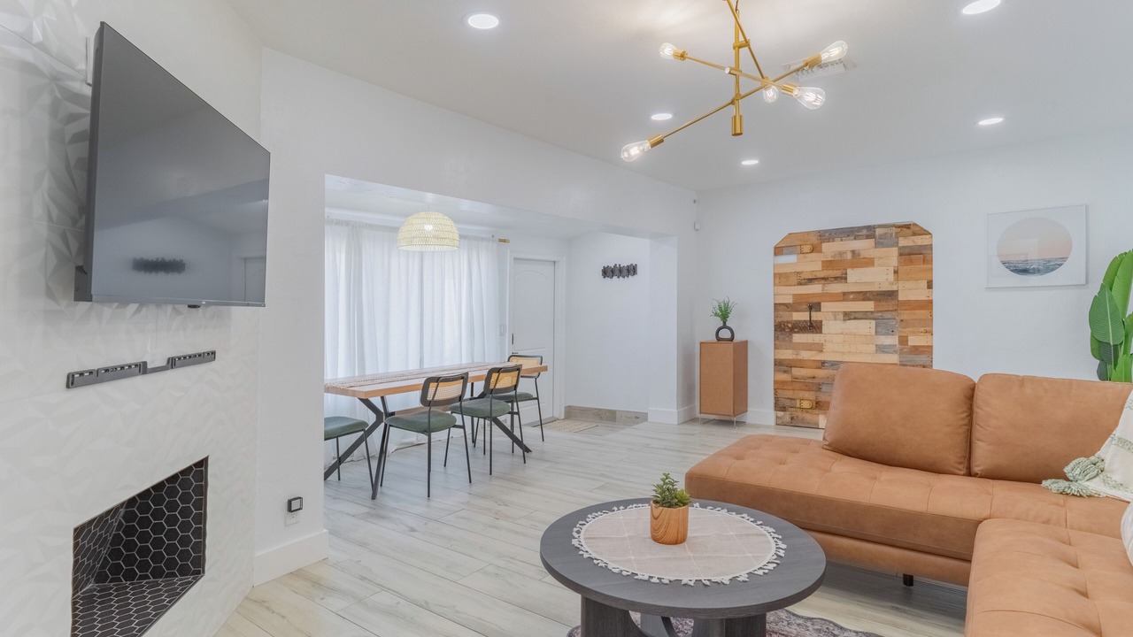 Photo of Livingroom in Poinsettia Heights