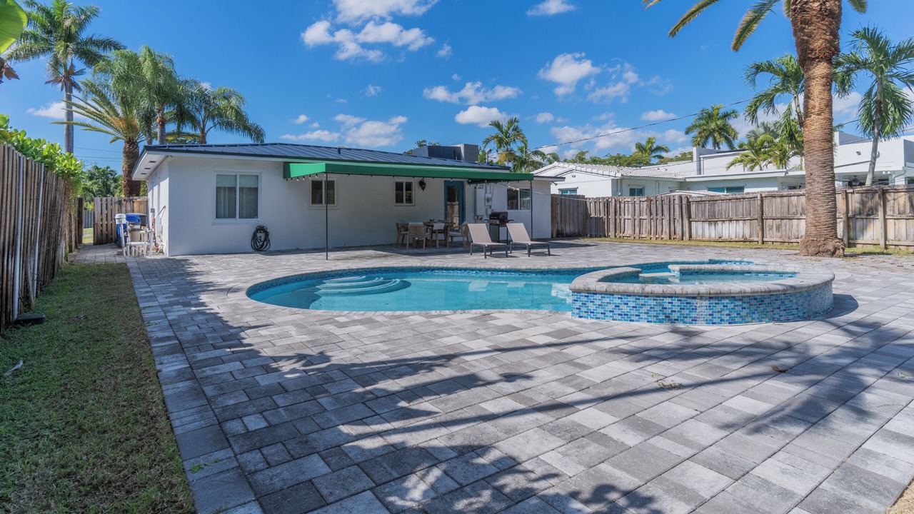 Photo of Outdoor in Poinsettia Heights