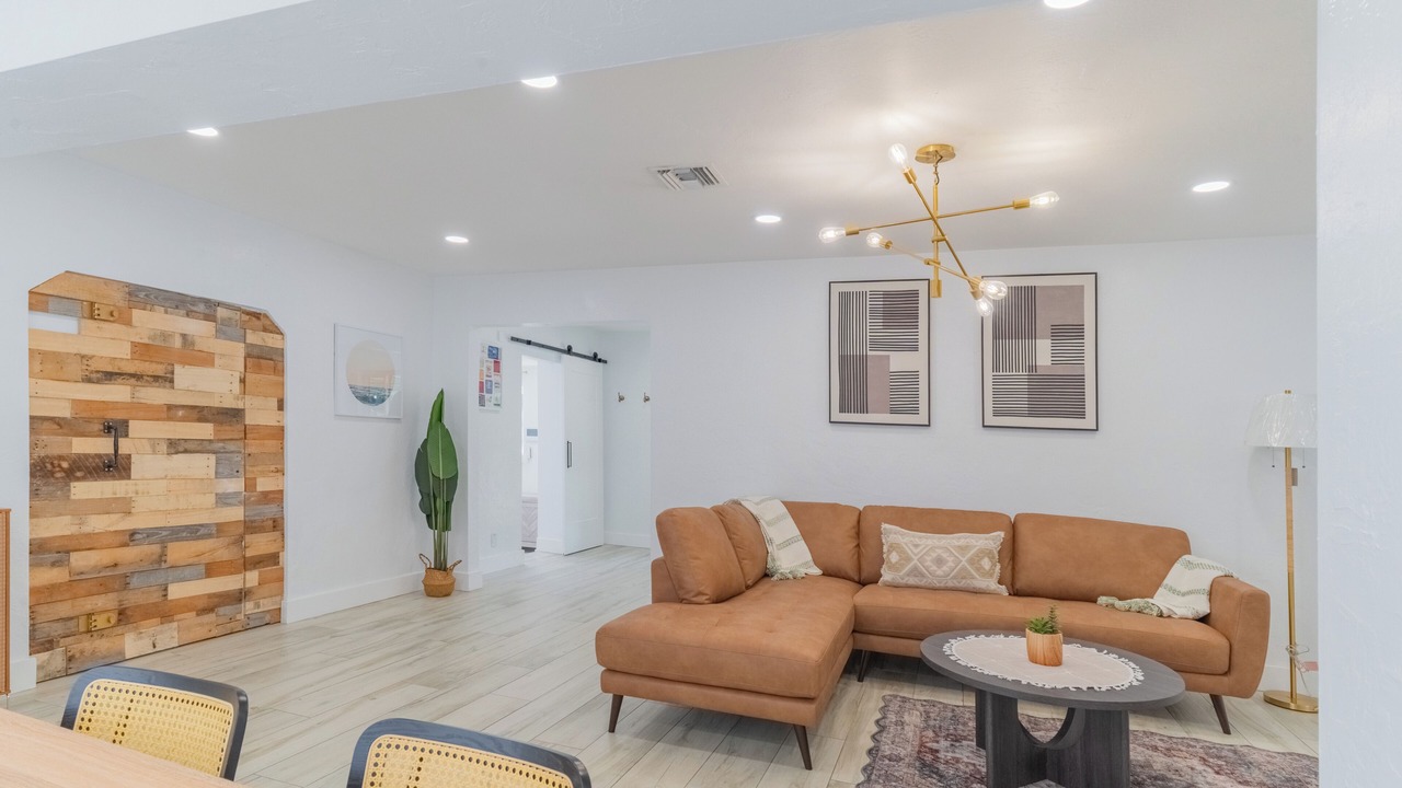 Photo of Livingroom in Poinsettia Heights