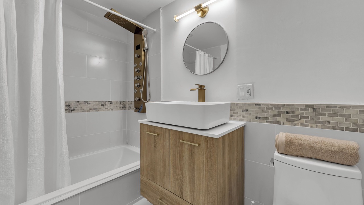 Photo of Bathroom in Weehawken