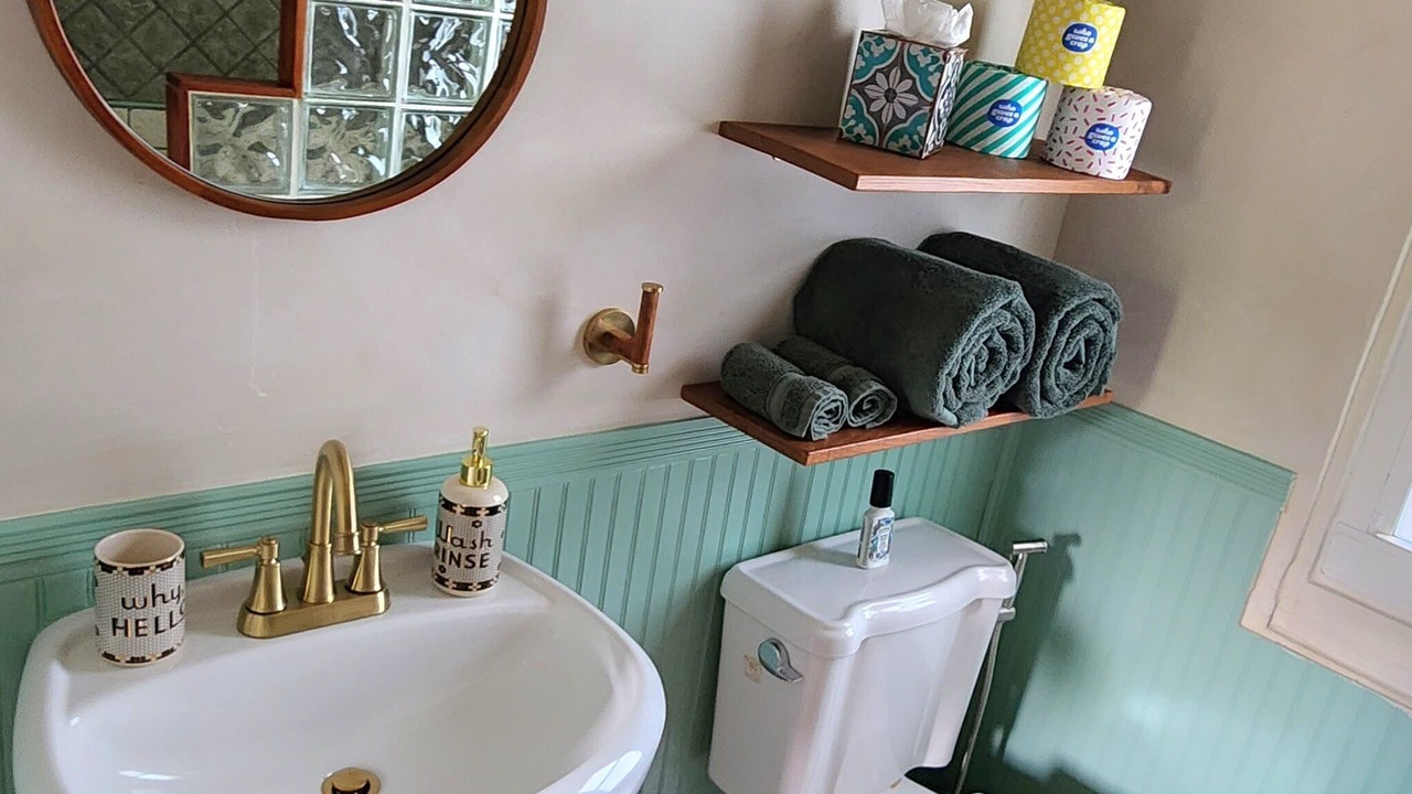 Photo of Bathroom in Sailboat Bend
