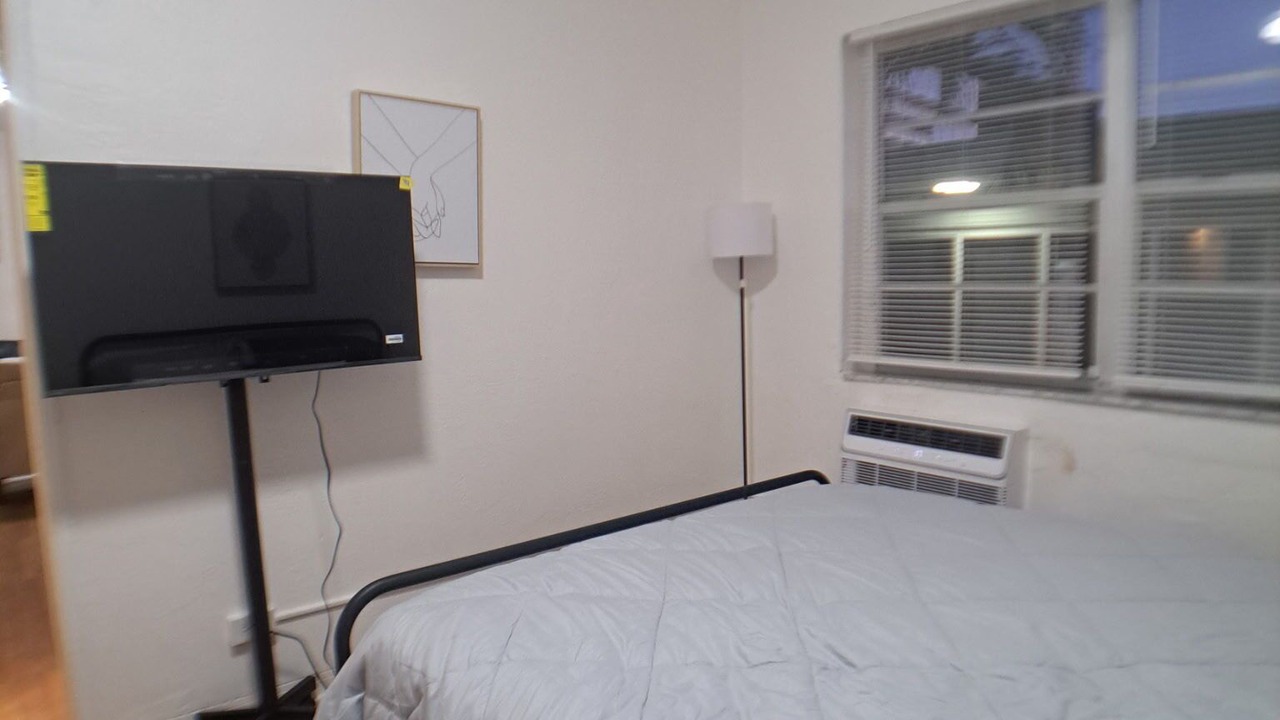 Photo of Bedroom in Surfside