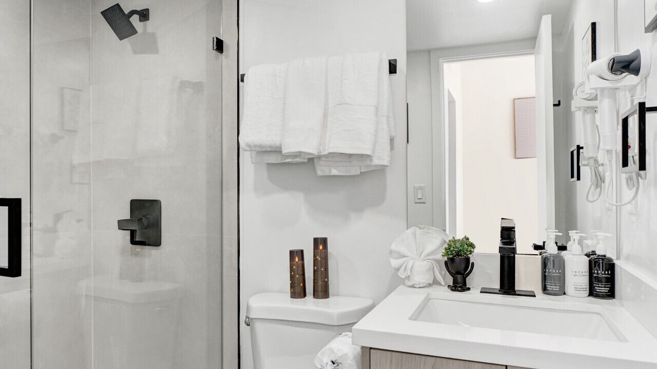 Photo of Bathroom in Flamingo/Lummus