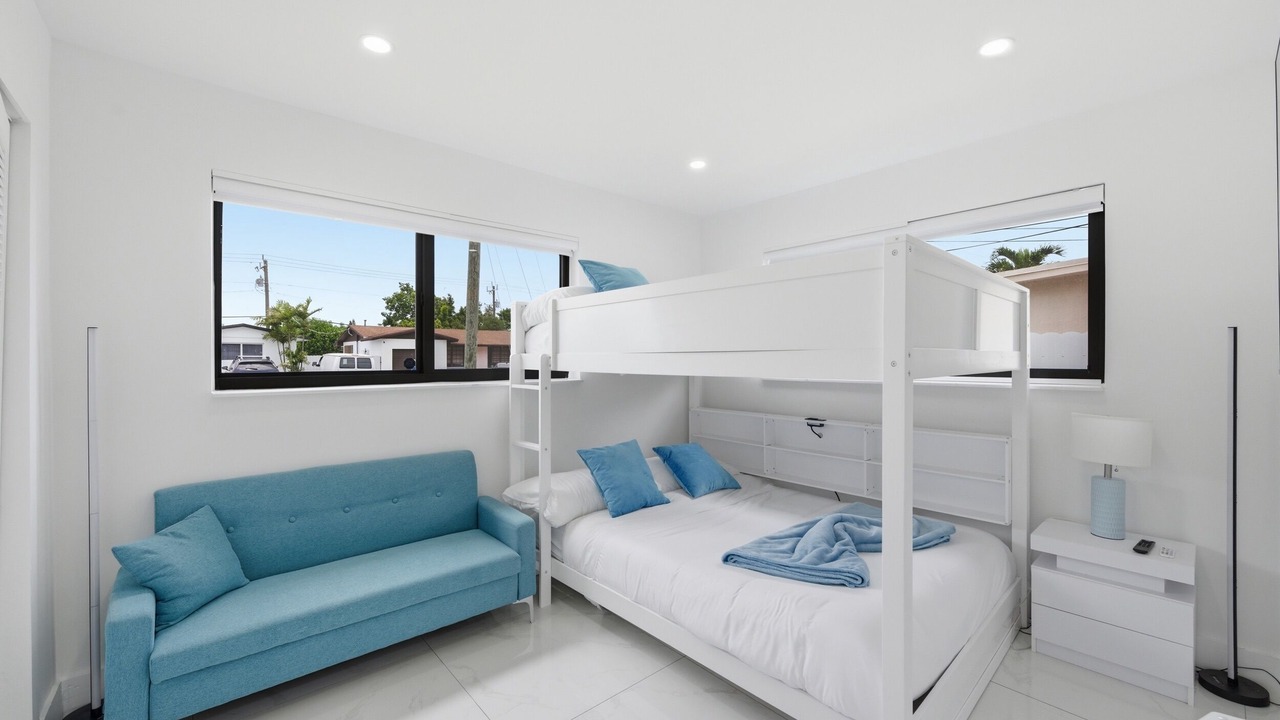 Photo of Bedroom in Miami Gardens