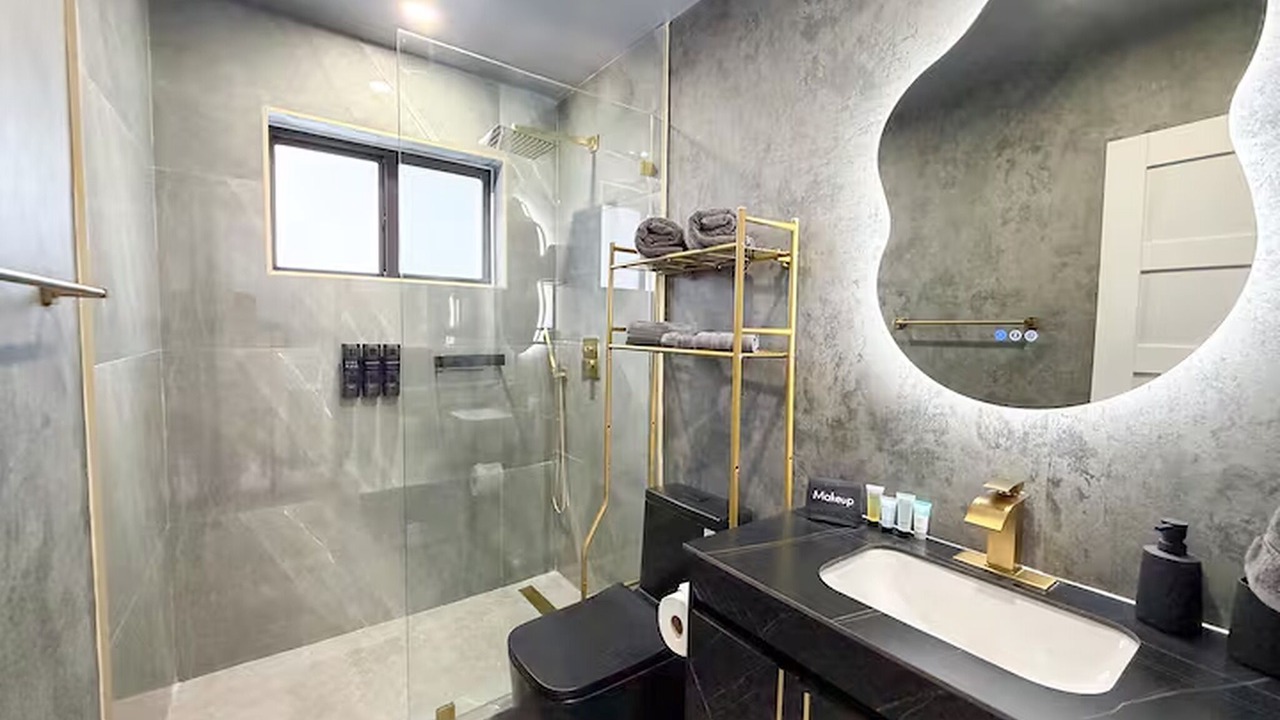 Photo of Bathroom in Miami Gardens