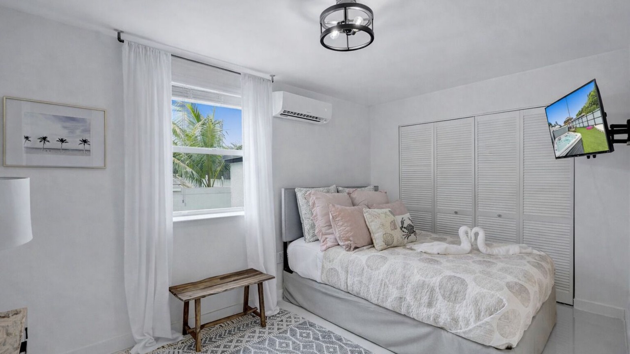 Photo of Bedroom in West Little River