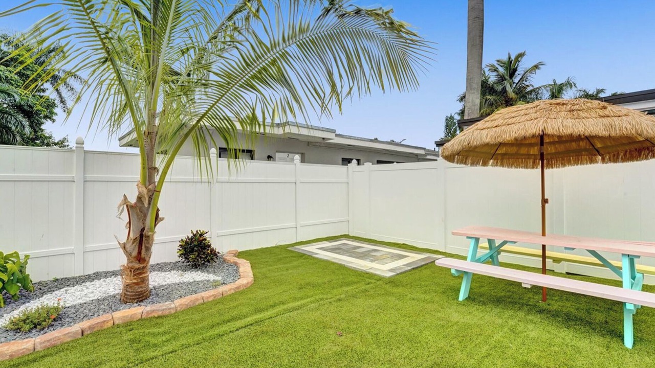 Photo of Patio Balcony in West Little River