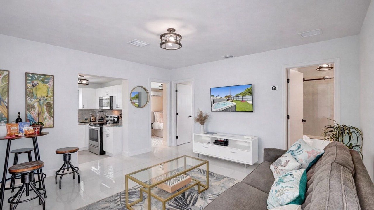 Photo of Livingroom in West Little River