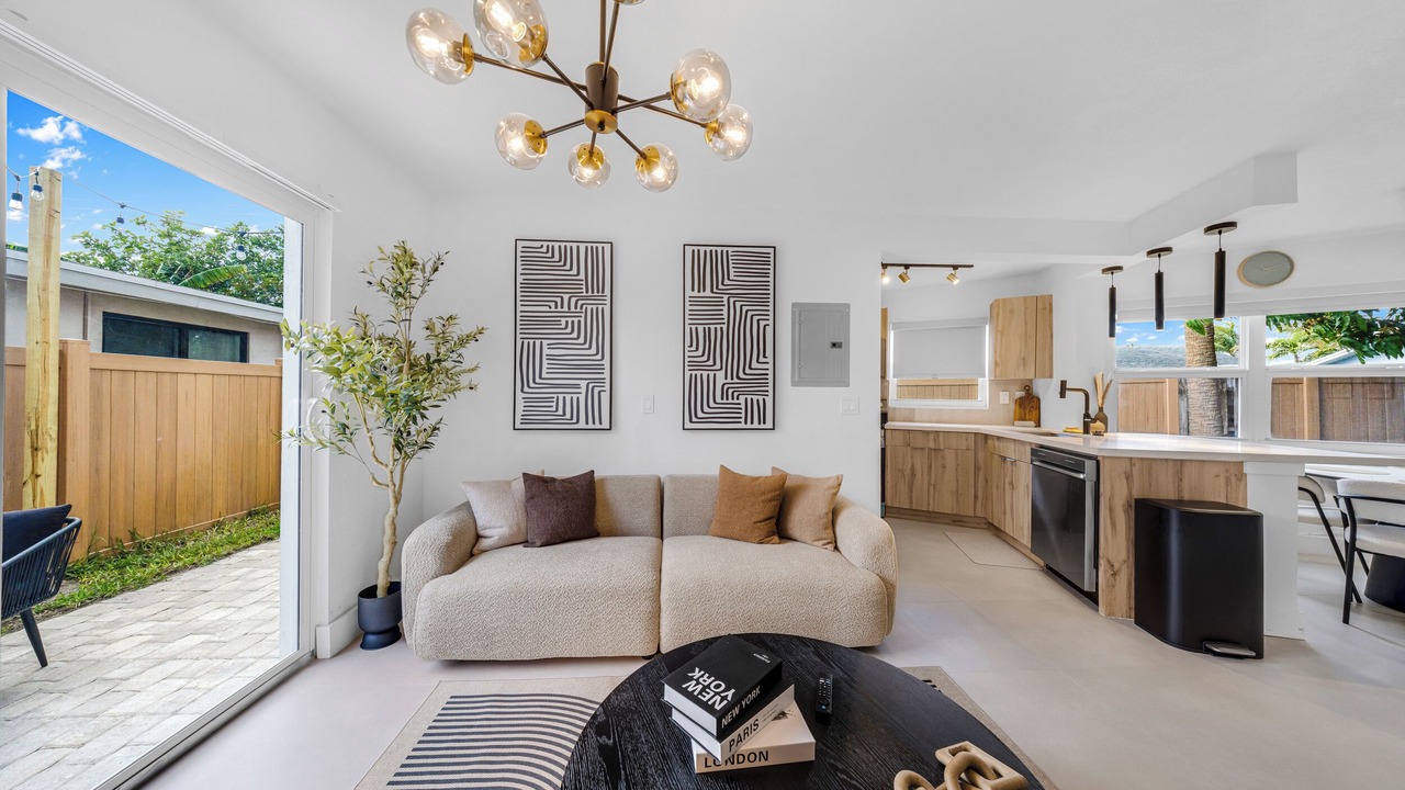 Photo of Livingroom in Coral Ridge Isles